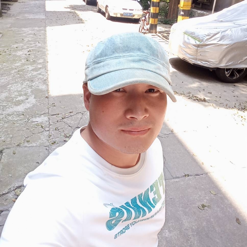 辉光的第一张照片--黄石交友中心